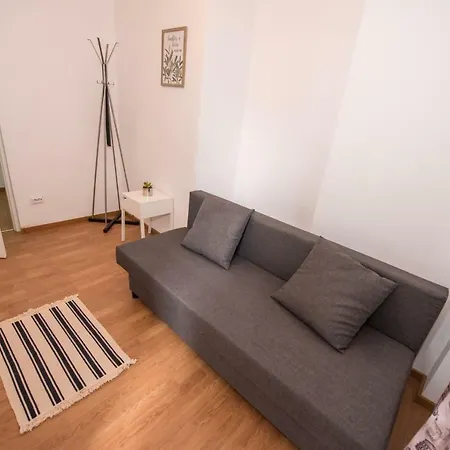 Rainbow C Apartment *