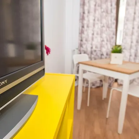 Rainbow C Apartment